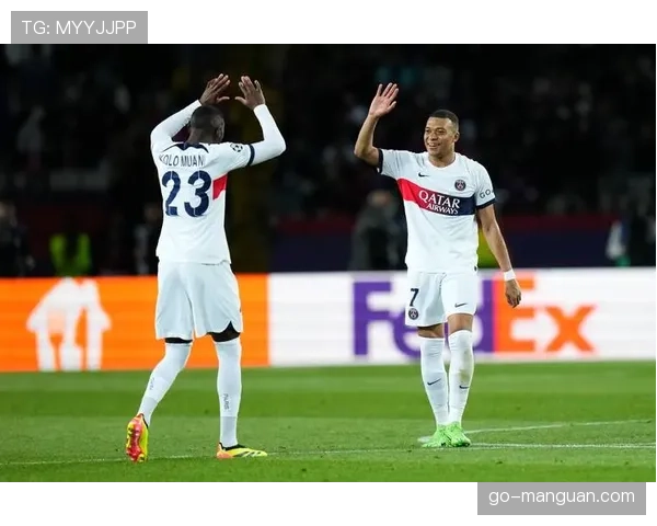 巴黎圣日耳曼公布欧冠大名单,姆巴佩在列,两小将首次入选 巴黎圣日耳曼公布欧冠大名单,姆巴佩在列,两小将首次入选